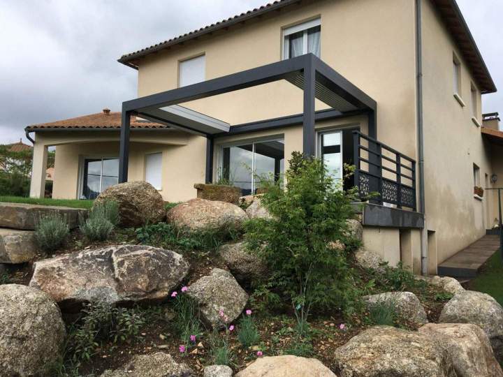 Pergola bioclimatique sur mesure Montargis